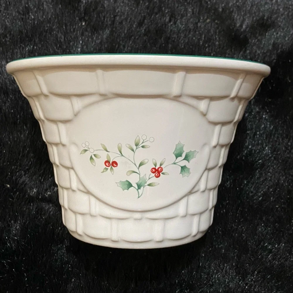 Vintage PFALTZGRAFF Winterberry Vase Planter Floral Ceramic Basket USA Sz 7X4”
